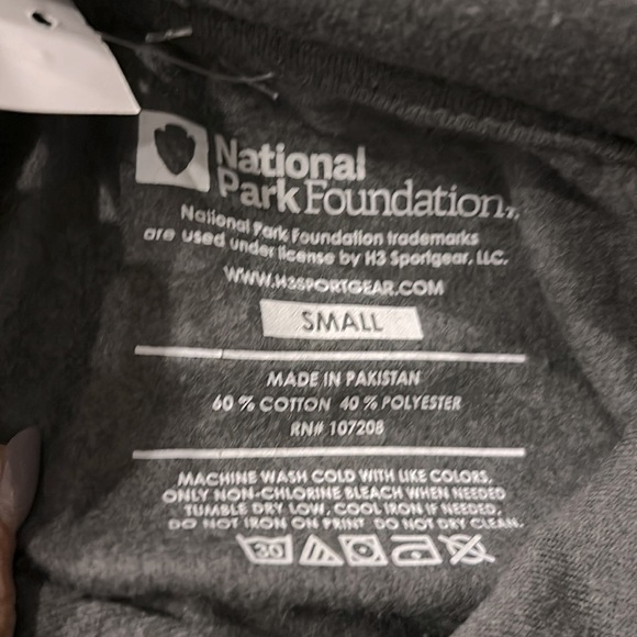 Yosemite National Park Hoodie Pullover Sweatshirt Men Size Small New Tags - Picture 3 of 3